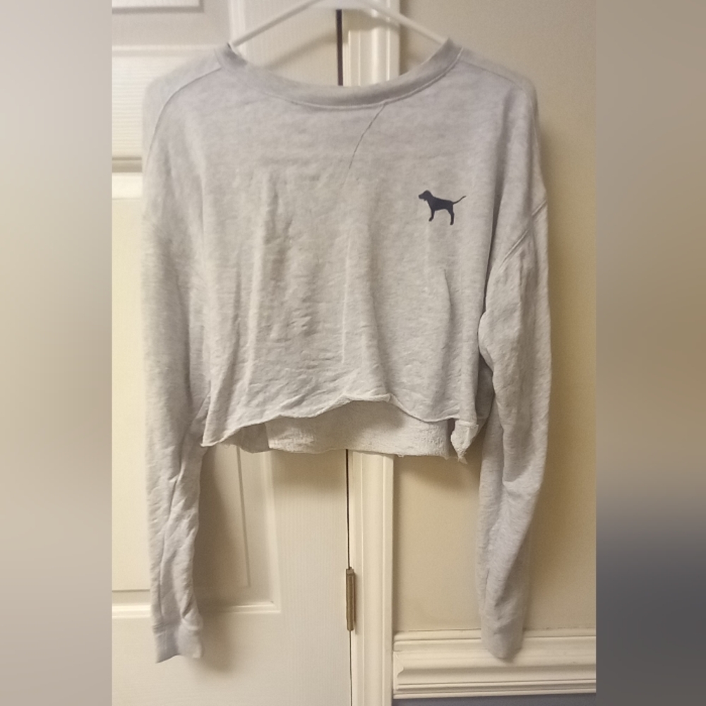#156 VS Pink L/S Crop 🤍